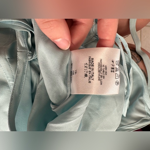 YVES SAINT LAURENT RIVE GAUCHE
Silk V-Neck Blouse - Picture 8 of 8